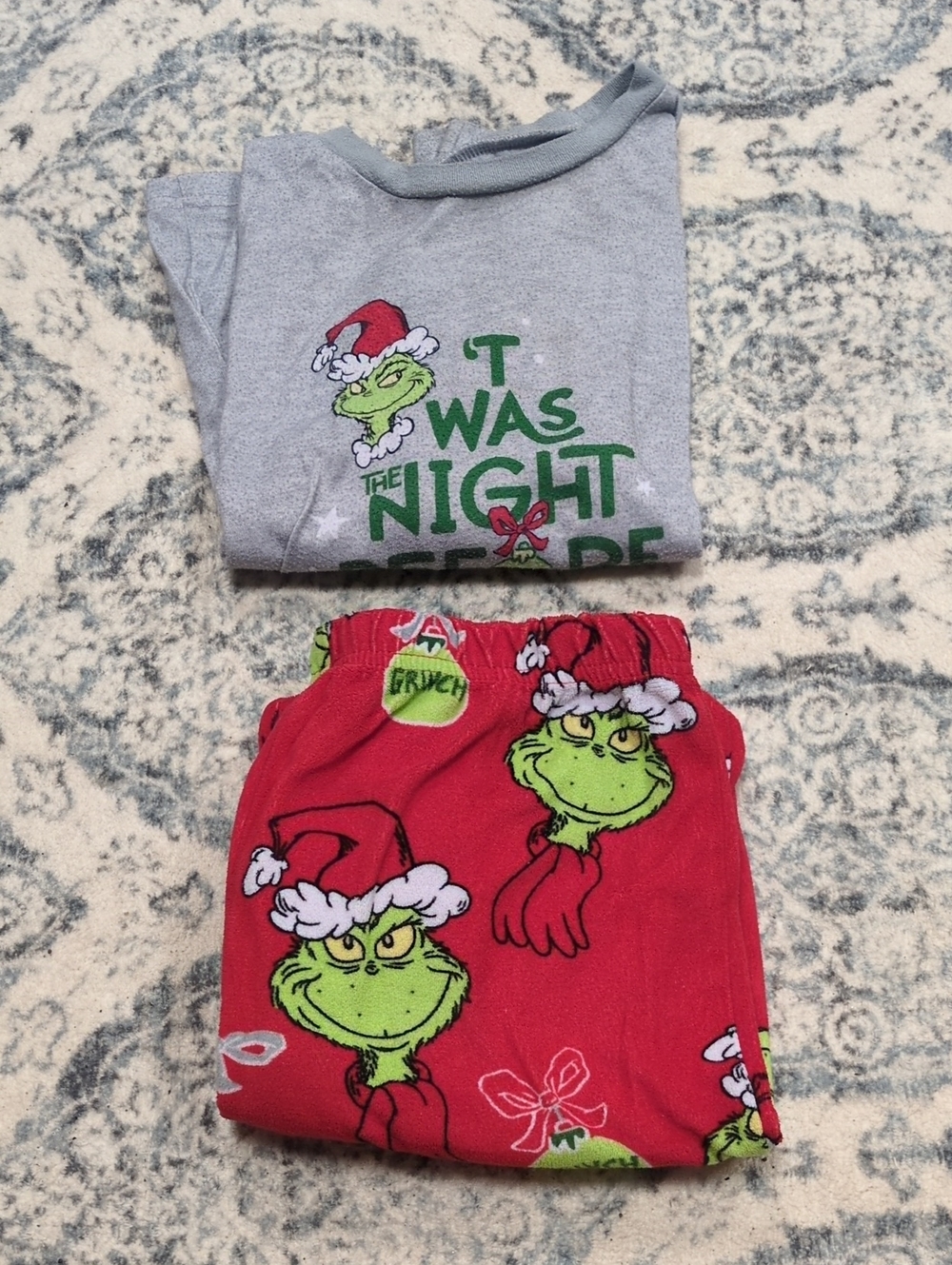 The Grinch Kids Pajama Set - Red & Light Gray